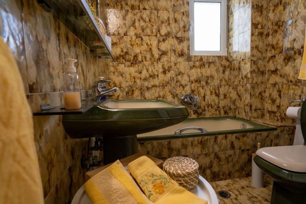 Angela Stylist House Apartment Piraeus Bagian luar foto